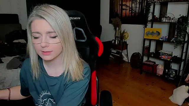 Snapshot of Lisaonthemoon chatting on 02-28-26, 08:10 Lisaonthemoon online show from 02-28-26, 08:10