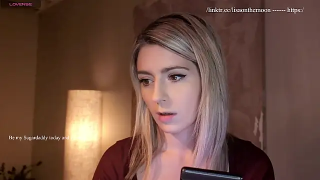 Snapshot of Lisaonthemoon chatting on 03-25-26, 08:26 Lisaonthemoon online show from 03-25-26, 08:26