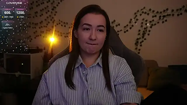 Snapshot of Megan__Hart chatting on 11-15-25, 12:52 Megan Hart online show from 11-15-25, 12:52