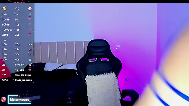 Snapshot of melanyrouse1 chatting on 02-15-25, 07:17 melanyrouse1 online show from 02-15-25, 07:17