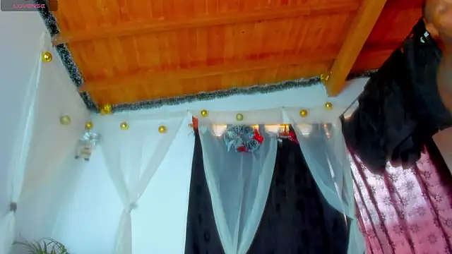 Snapshot of esteveen_ortegas_ chatting on 02-23-26, 05:43 esteveen ortegas online show from 02-23-26, 05:43