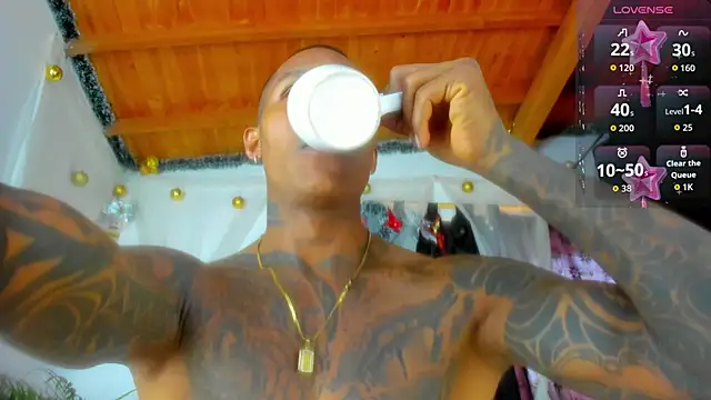 Snapshot of esteveen_ortegas_ chatting on 03-05-26, 05:42 esteveen ortegas online show from 03-05-26, 05:42