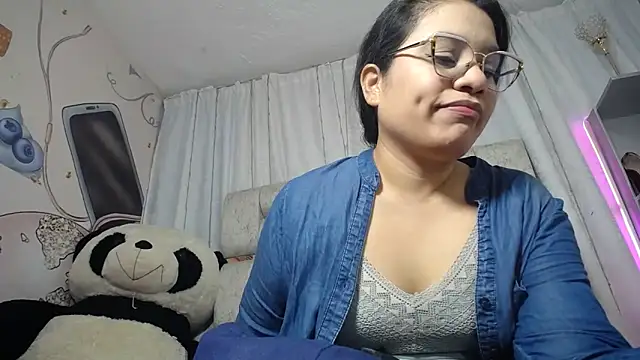 KEYRA-MILLER- online show from 12-15-25, 02:38