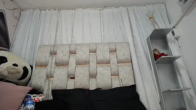 KEYRA-MILLER- online show from 03-21-26, 01:43