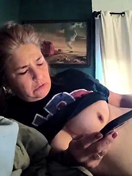 Snapshot of TexaSMESS_37 chatting on 11-25-25, 06:41 TexaSMESS 37 online show from 11-25-25, 06:41