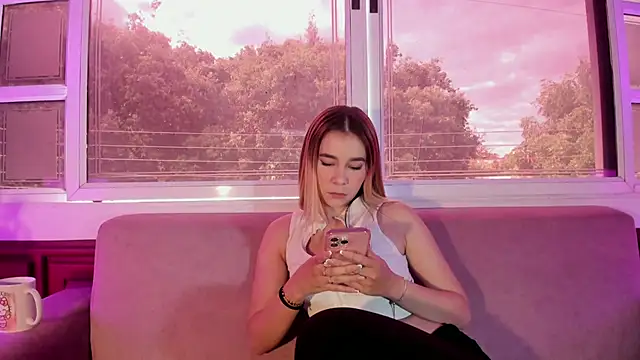 Lezy  online show from 10-01-25, 01:50