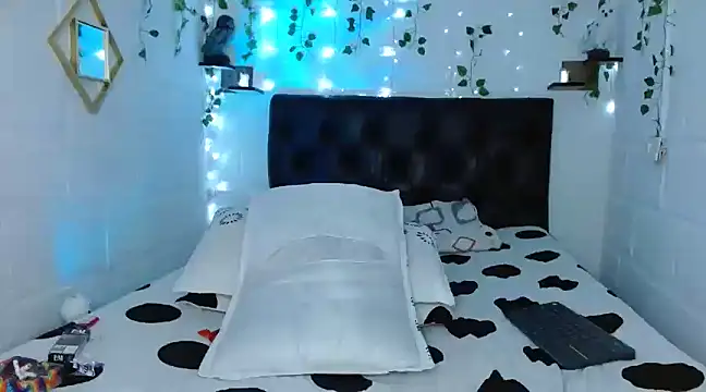 Snapshot of Channel_brunnette chatting on 01-15-25, 05:29 Channel brunnette online show from 01-15-25, 05:29