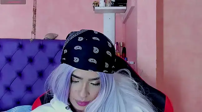 Cloeandtyfanny online show from 01-04-25, 03:50