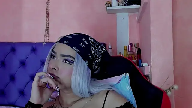 Cloeandtyfanny online show from 01-07-25, 06:05