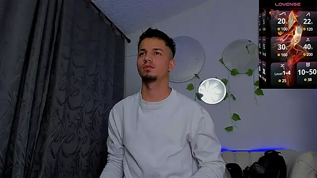 Issac james  online show from 01-09-25, 11:14