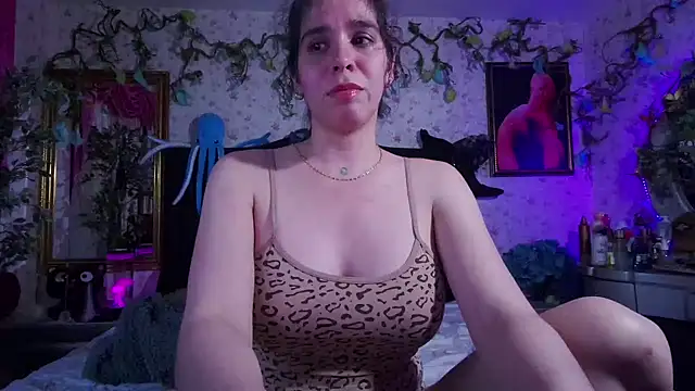 Elizabeth77  online show from 01-28-25, 08:04