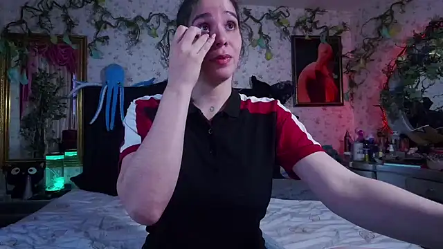 Elizabeth77  online show from 02-04-25, 07:11