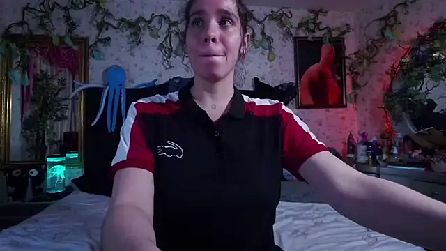 Elizabeth77  online show from 02-04-25, 10:13