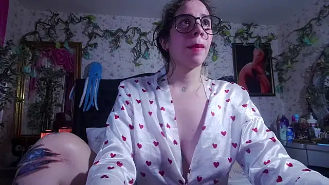 Elizabeth77  online show from 10-04-25, 10:24