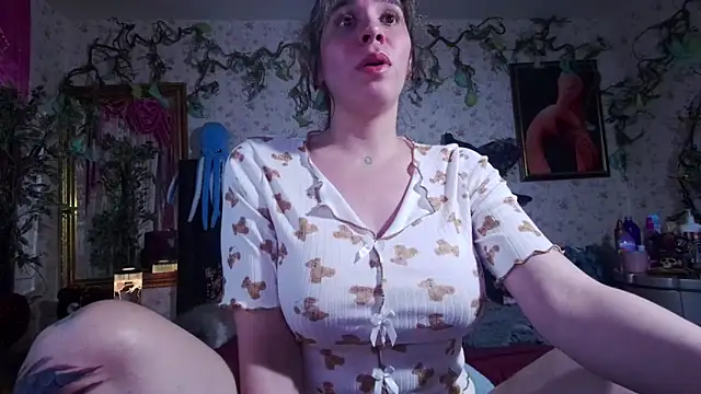 Elizabeth77  online show from 10-11-25, 09:13