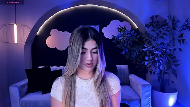 PaulinaSantos  online show from 03-01-25, 07:04