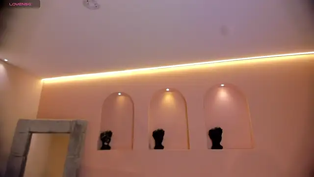 PaulinaSantos  online show from 12-05-25, 07:43