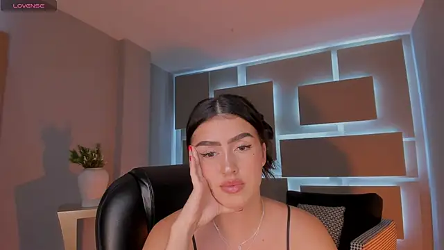 PaulinaSantos  online show from 05-13-26, 06:49
