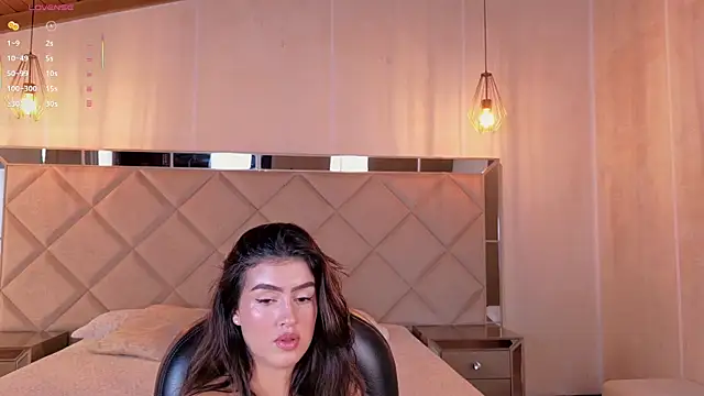 PaulinaSantos  online show from 05-17-26, 05:53