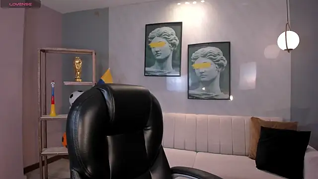 PaulinaSantos  online show from 06-18-26, 08:24