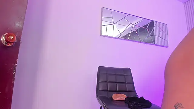 Mell Saenz online show from 03-22-25, 01:41