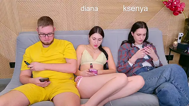 Snapshot of Ksenny chatting on 03-25-26, 05:02 Ksenny online show from 03-25-26, 05:02