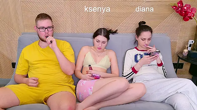 Snapshot of Ksenny chatting on 03-30-26, 04:57 Ksenny online show from 03-30-26, 04:57