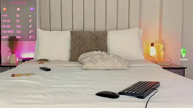 Snapshot of romina-brunette chatting on 10-09-25, 05:33 romina-brunette online show from 10-09-25, 05:33