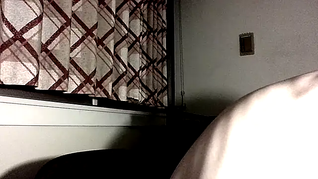 Snapshot of Paulhenry chatting on 10-20-25, 01:50 Paulhenry online show from 10-20-25, 01:50