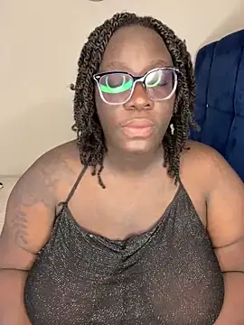 Snapshot of Toomuch_Squirt chatting on 12-15-24, 04:40 Toomuch Squirt online show from 12-15-24, 04:40