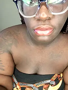 Snapshot of Toomuch_Squirt chatting on 01-21-25, 05:38 Toomuch Squirt online show from 01-21-25, 05:38