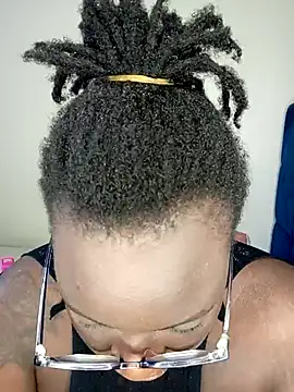 Snapshot of Toomuch_Squirt chatting on 02-13-25, 05:37 Toomuch Squirt online show from 02-13-25, 05:37