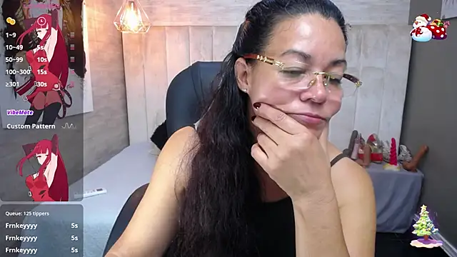 Snapshot of MaturePure chatting on 12-15-24, 12:38 MaturePure online show from 12-15-24, 12:38