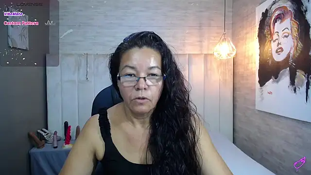 Snapshot of MaturePure chatting on 01-15-25, 09:30 MaturePure online show from 01-15-25, 09:30