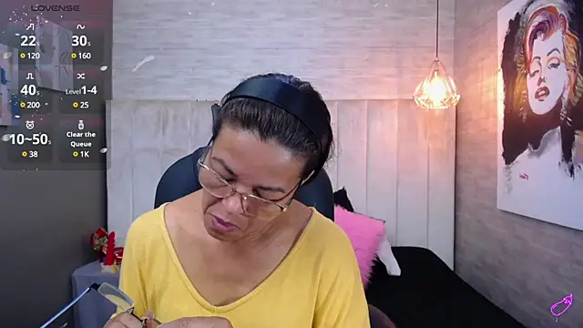 Snapshot of MaturePure chatting on 01-20-25, 04:23 MaturePure online show from 01-20-25, 04:23