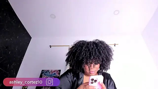 Snapshot of ashley_crotez chatting on 02-15-25, 11:58 ashley crotez online show from 02-15-25, 11:58