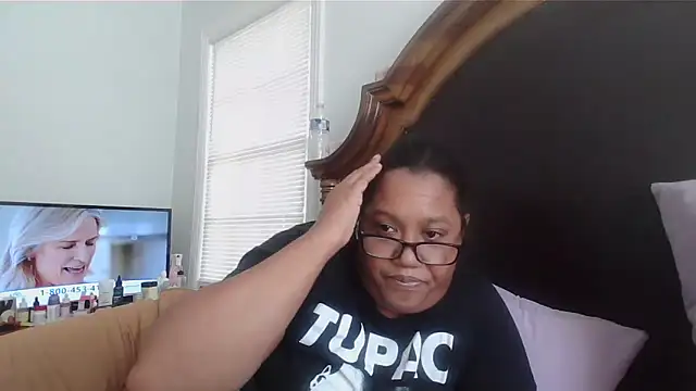 Snapshot of ebonyred chatting on 02-13-26, 07:54 ebonyred online show from 02-13-26, 07:54