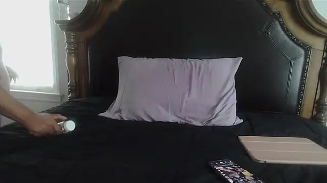 Snapshot of ebonyred chatting on 02-15-26, 02:25 ebonyred online show from 02-15-26, 02:25