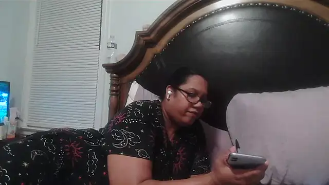 Snapshot of ebonyred chatting on 02-24-26, 02:20 ebonyred online show from 02-24-26, 02:20