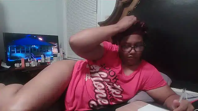 Snapshot of ebonyred chatting on 03-18-26, 12:58 ebonyred online show from 03-18-26, 12:58