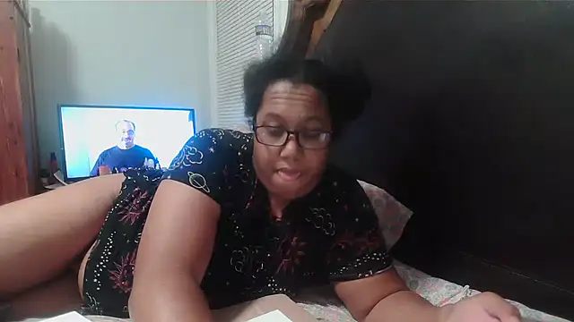 Snapshot of ebonyred chatting on 03-23-26, 01:20 ebonyred online show from 03-23-26, 01:20