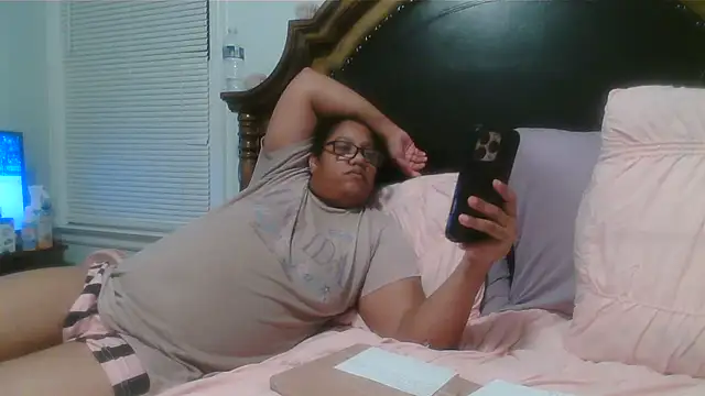 ebonyred online show from 05-13-26, 01:14