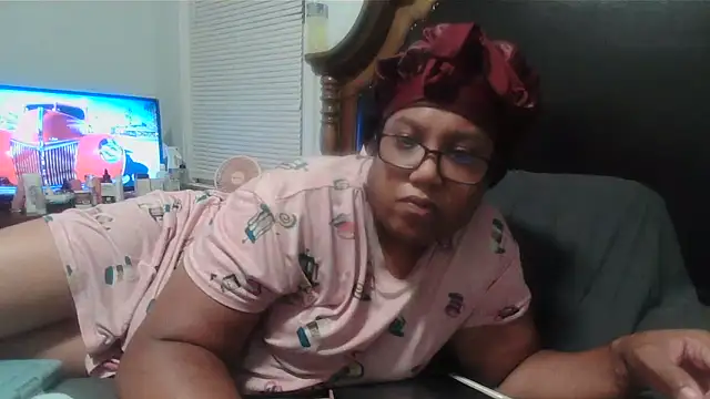 Snapshot of ebonyred chatting on 06-29-26, 01:34 ebonyred online show from 06-29-26, 01:34
