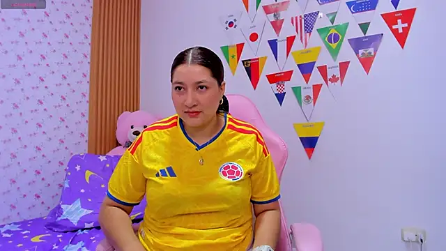 Soyqueen online show from 06-18-26, 04:13