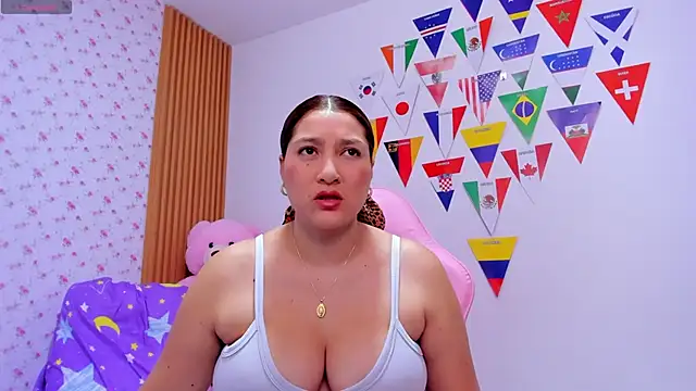 Soyqueen online show from 06-19-26, 03:11