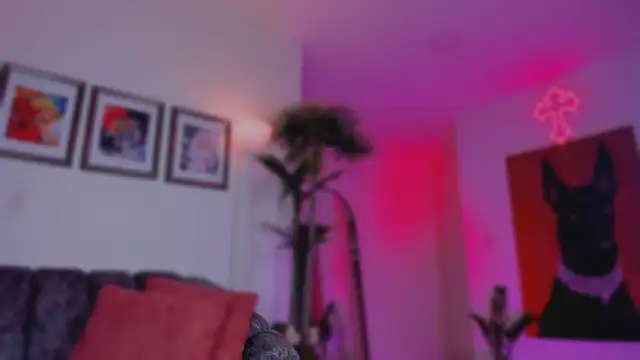 Snapshot of Taylor__foxxx chatting on 10-24-25, 05:15 Taylor foxxx online show from 10-24-25, 05:15