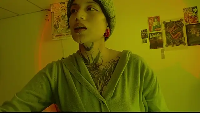 Snapshot of _Apola_77 chatting on 02-12-25, 08:40  Apola 77 online show from 02-12-25, 08:40