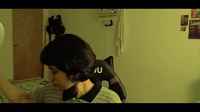 Snapshot of _Apola_77 chatting on 03-17-25, 07:48  Apola 77 online show from 03-17-25, 07:48