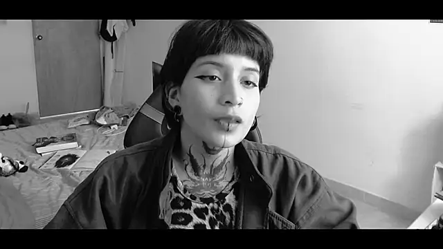 Snapshot of _Apola_77 chatting on 03-21-25, 08:18  Apola 77 online show from 03-21-25, 08:18