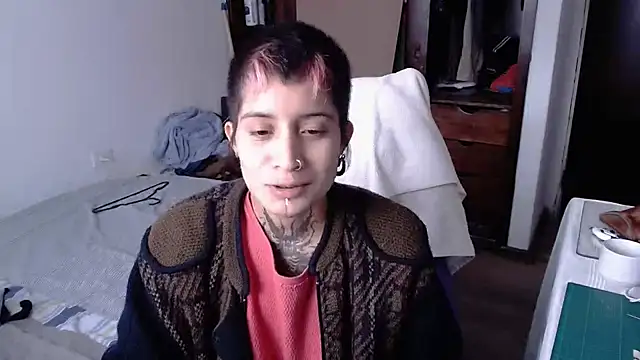 Snapshot of _Apola_77 chatting on 10-04-25, 06:39  Apola 77 online show from 10-04-25, 06:39